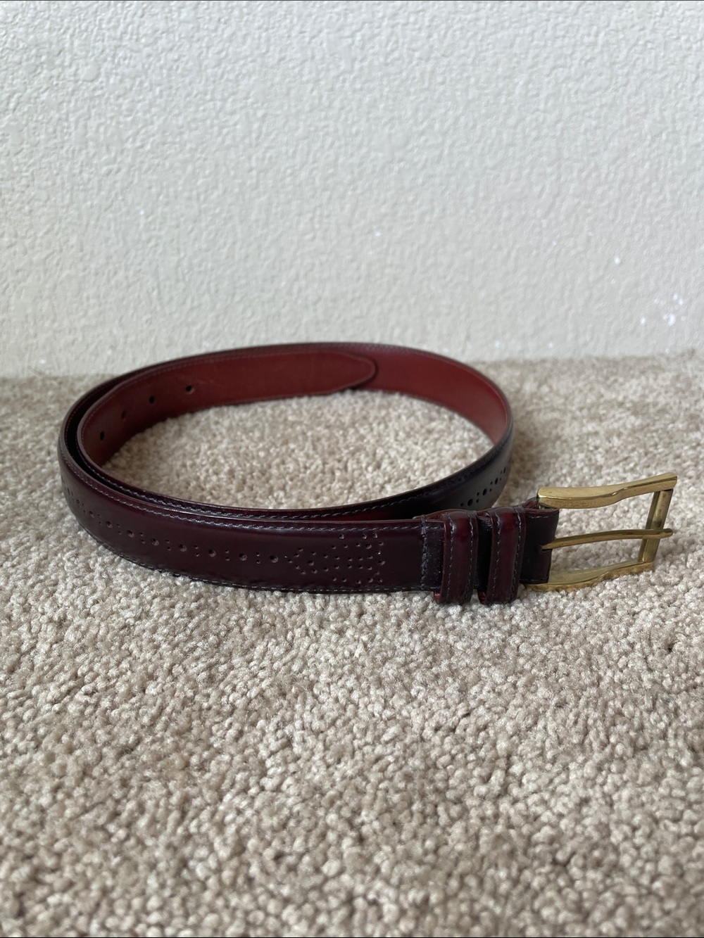 Johnston & Murphy Hand Burnished Leather Belt Men’s 36 Burgundy Preppy Brass